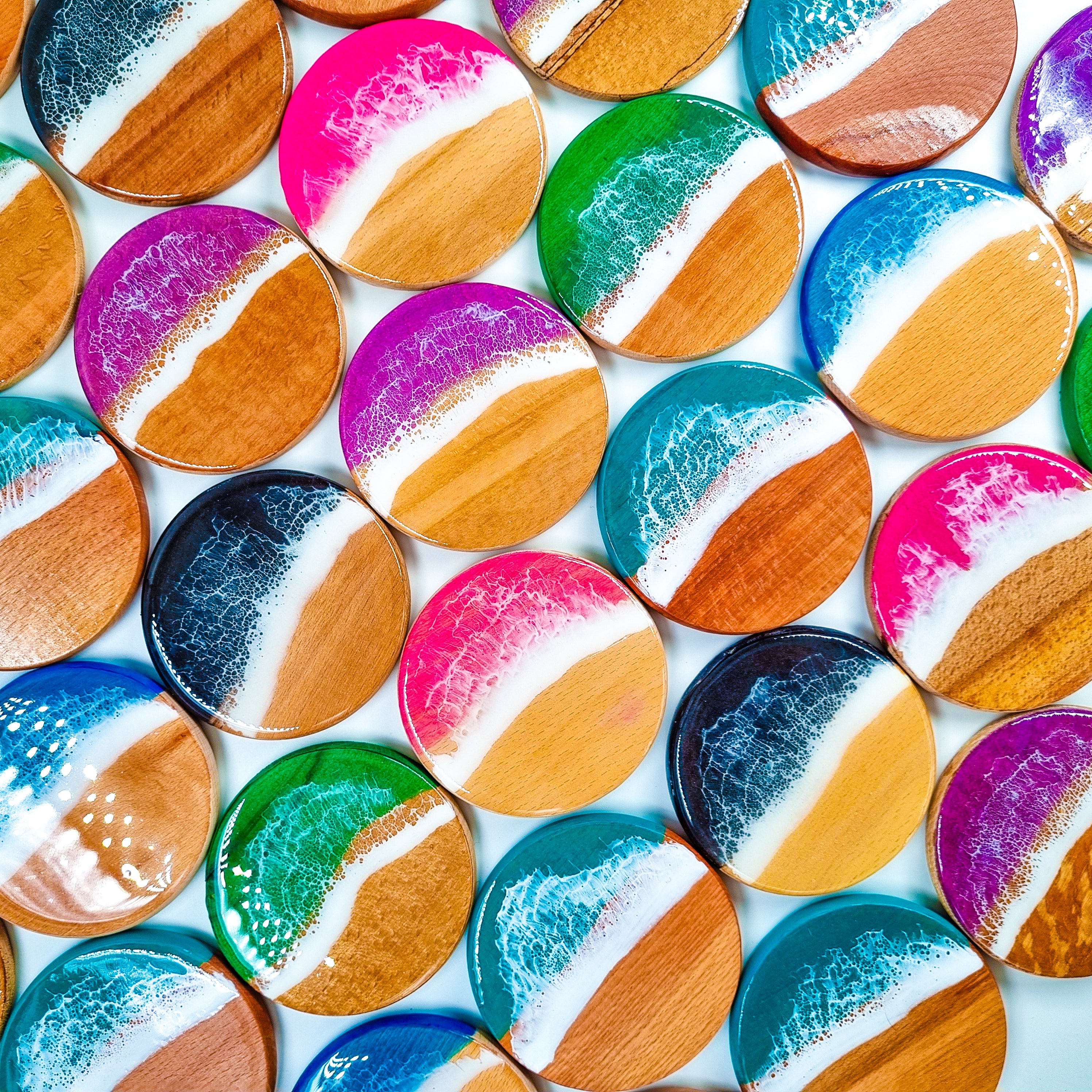 Kişiye Özel Epoksi Dalga Desenli Ahşap Bardak Altlığı