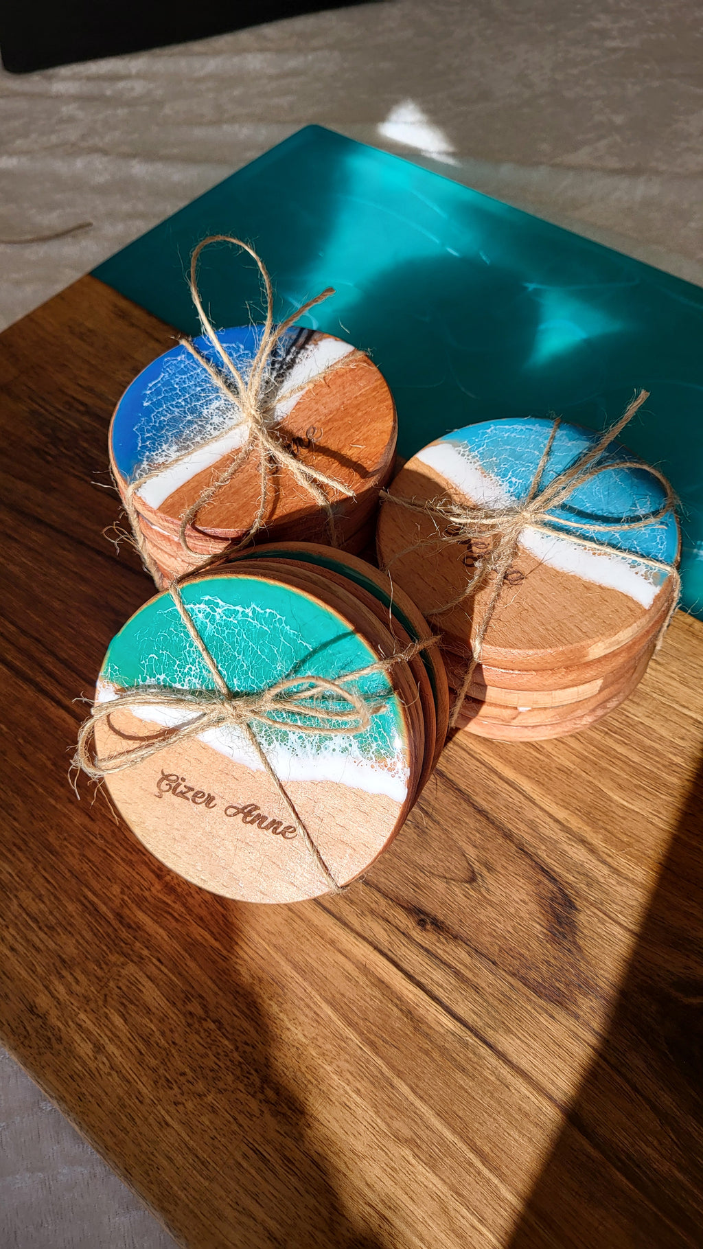 Kişiye Özel Epoksi Dalga Desenli Ahşap Bardak Altlığı