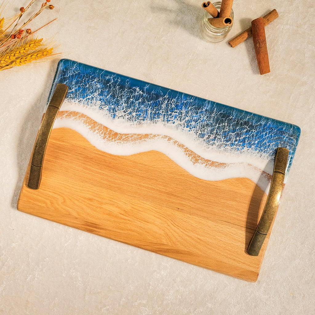 Epoksi Okyanus Desenli Kulplu Ahşap Sunum Tepsisi (24×36 cm)