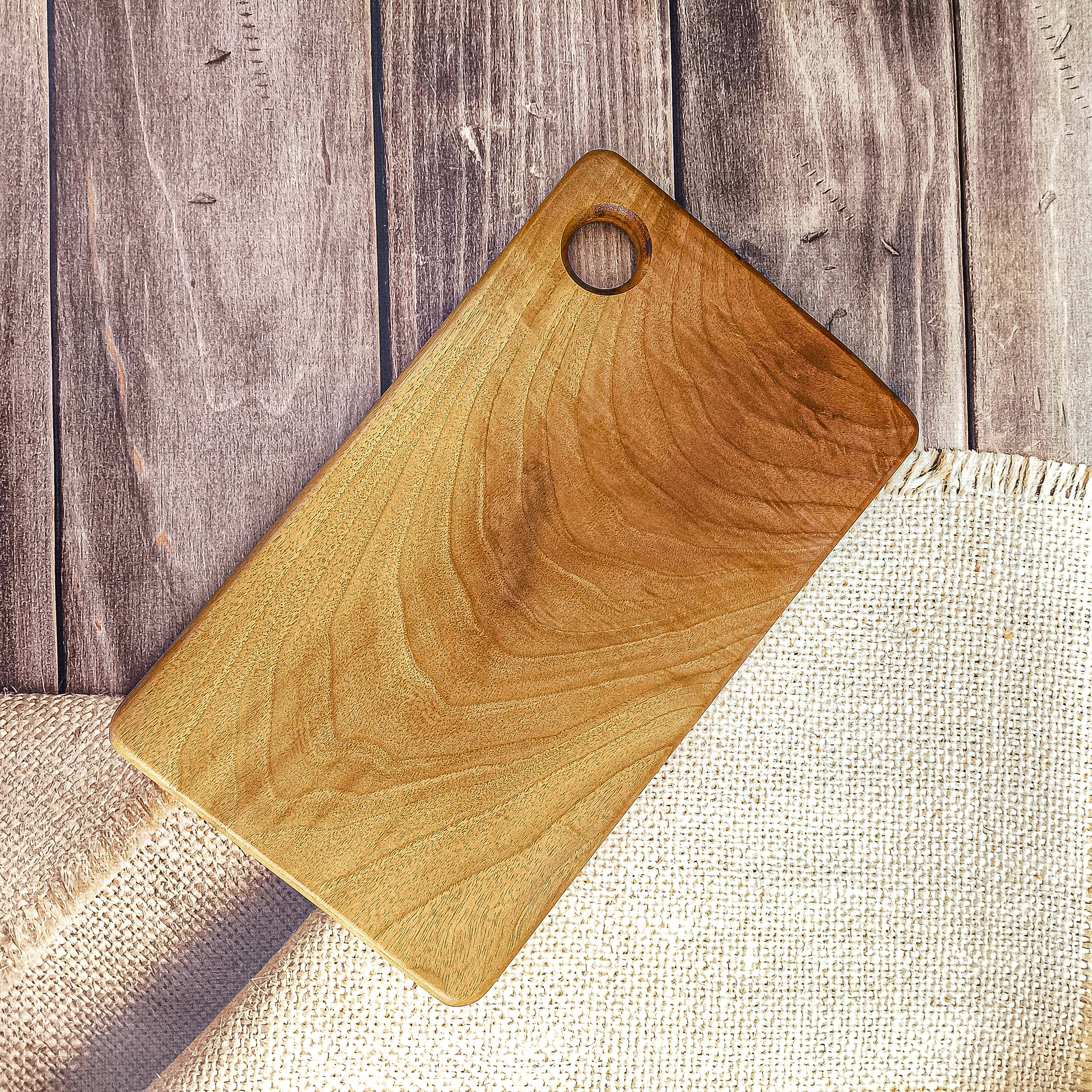 Kişiye Özel Ahşap Ceviz Kesme Tahtası İsim Kazımalı Mutfak Tahtası