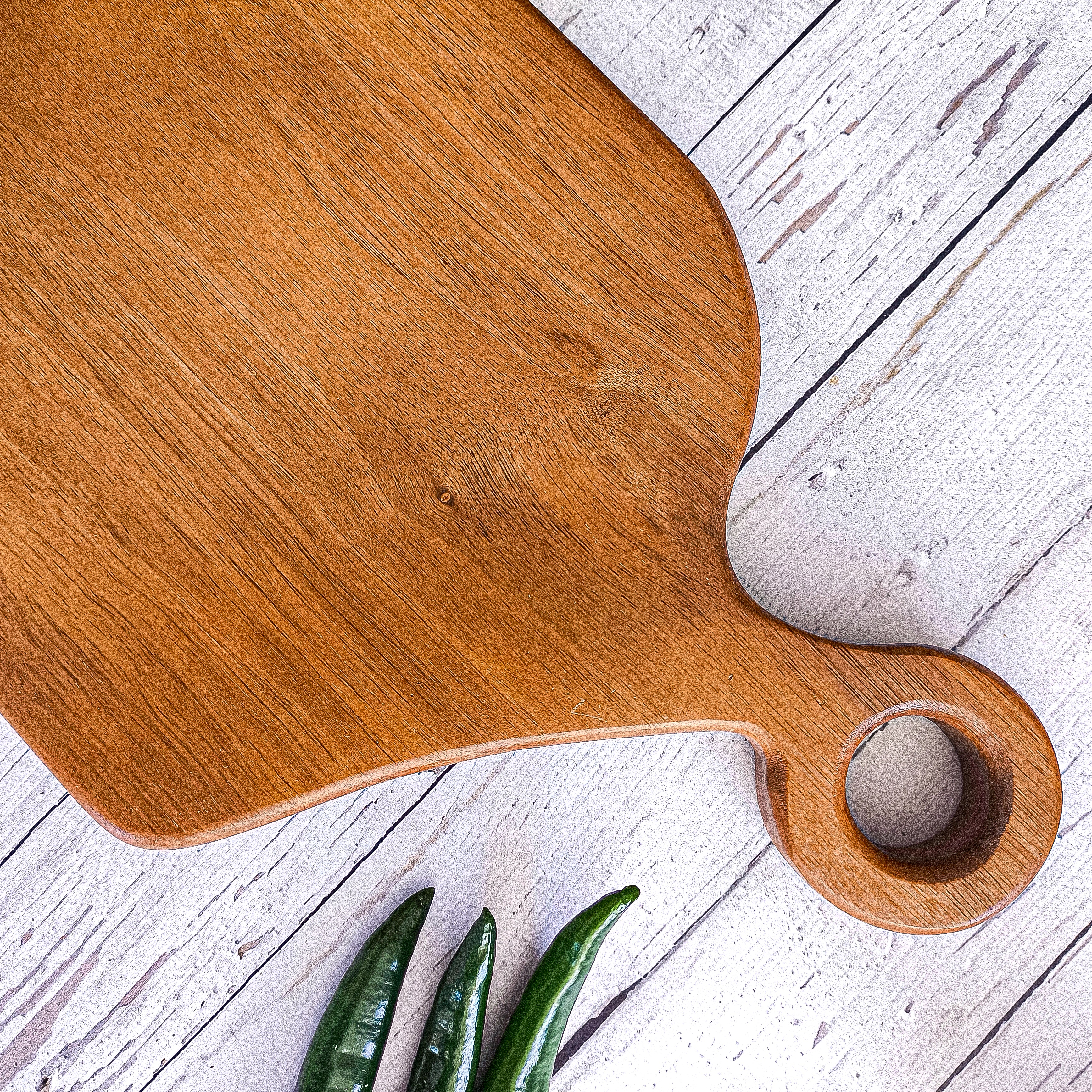 Tek Parça Ceviz Saplı Kesme Tahtası İsim Kazımalı Kişiye Özel Ahşap Tahta