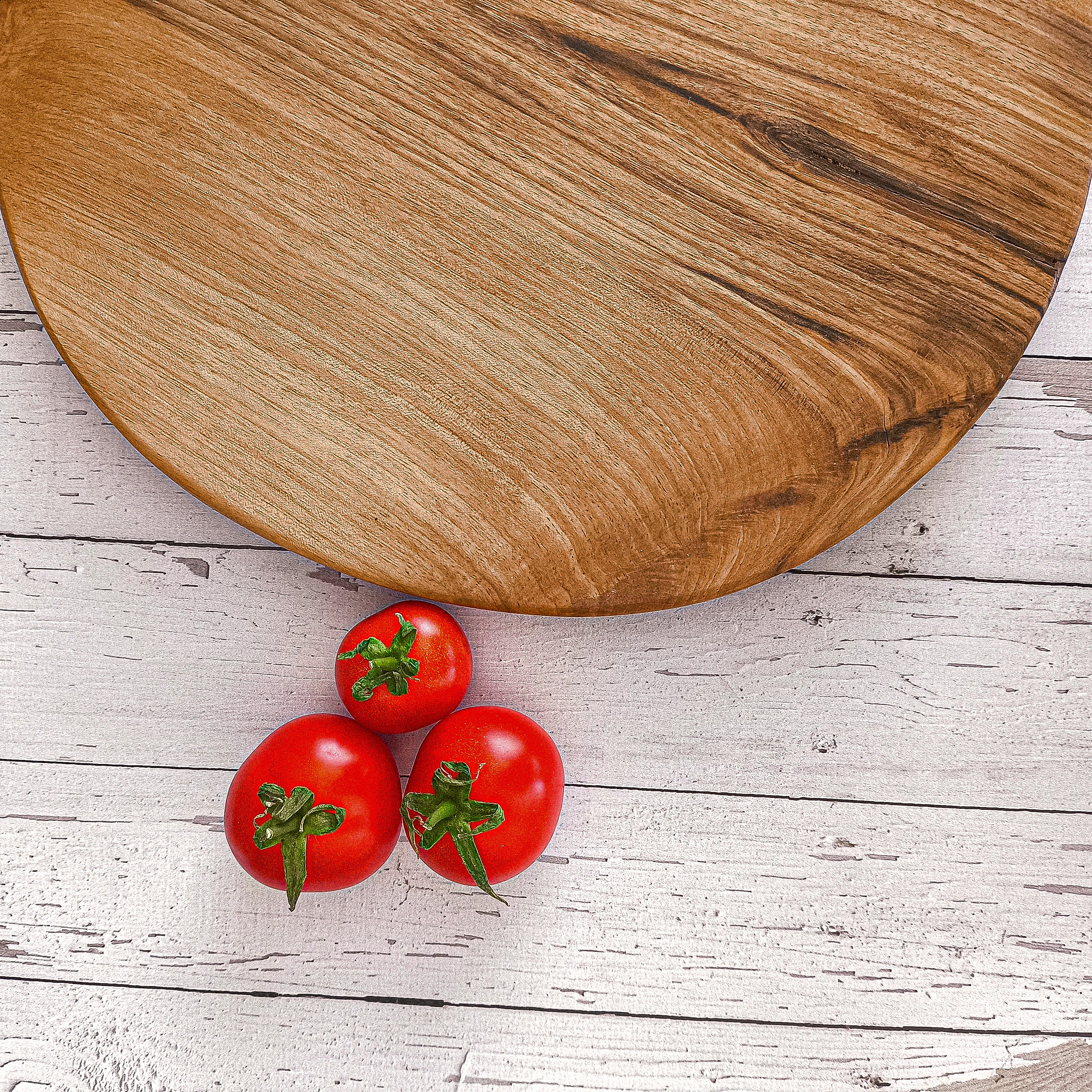 Kişiye Özel Yuvarlak Ceviz Kesme Tahtası Kişiye Özel İsim Kazıma