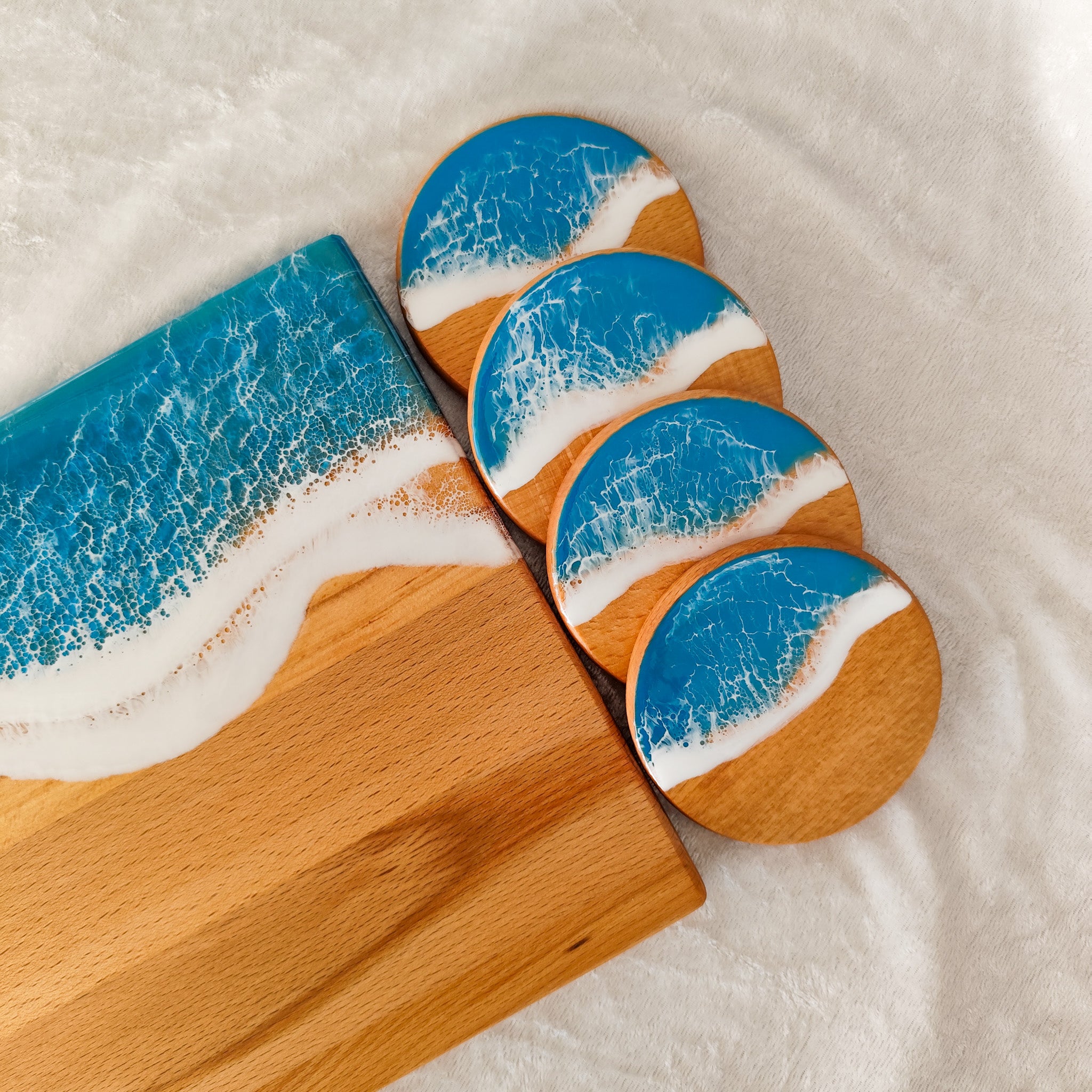 Kişiye Özel Turkuaz Epoksi Okyanus Dalga Hediyelik Sunum Tahtası Seti