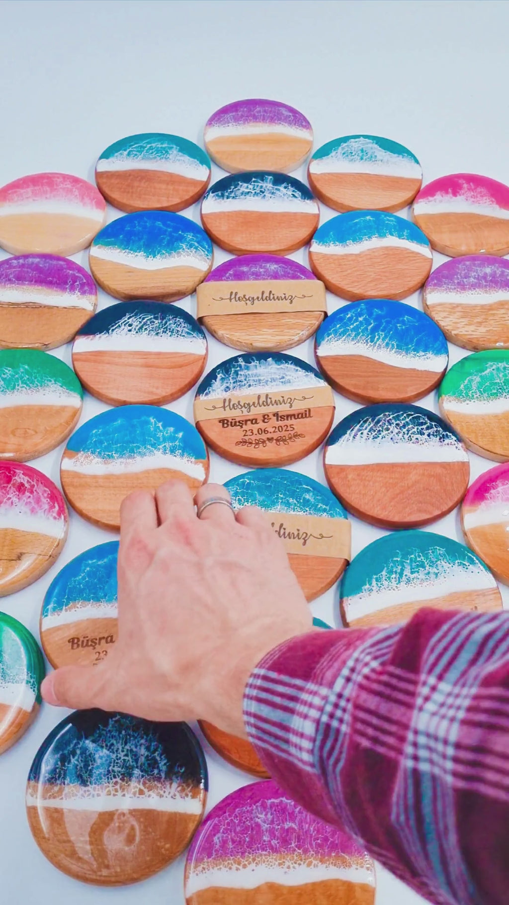 Kişiye Özel Epoksi Dalga Desenli Ahşap Bardak Altlığı